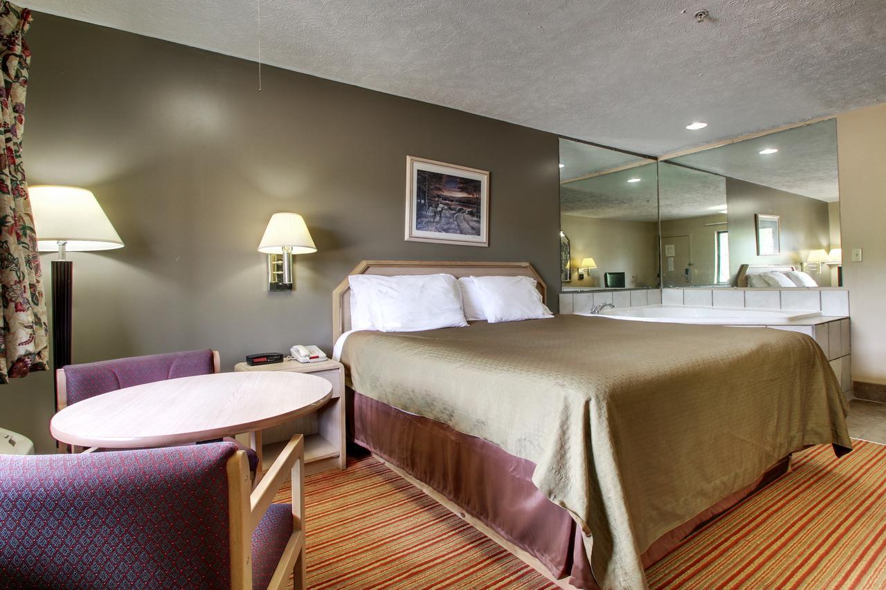 Oak Tree Inn Durant Екстер'єр фото