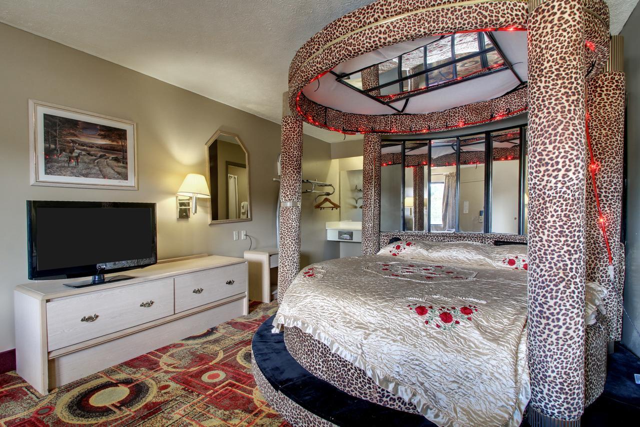Oak Tree Inn Durant Екстер'єр фото
